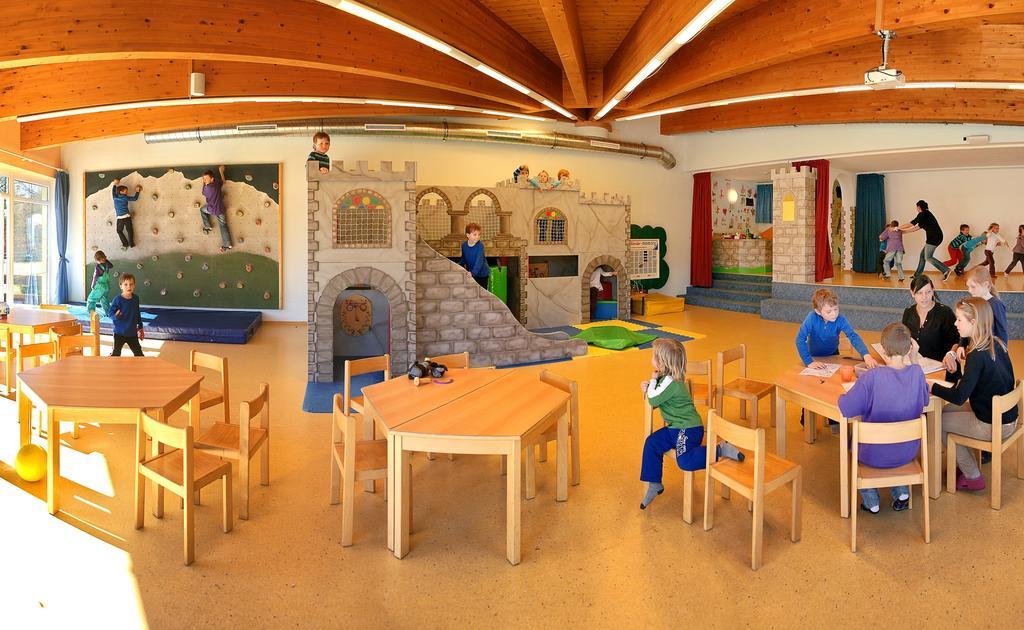 Kinderhotel Laerchenhof Obsteig Exterior foto