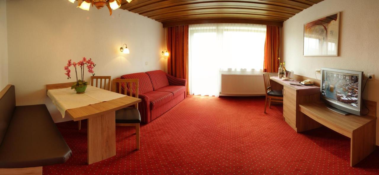 Kinderhotel Laerchenhof Obsteig Exterior foto